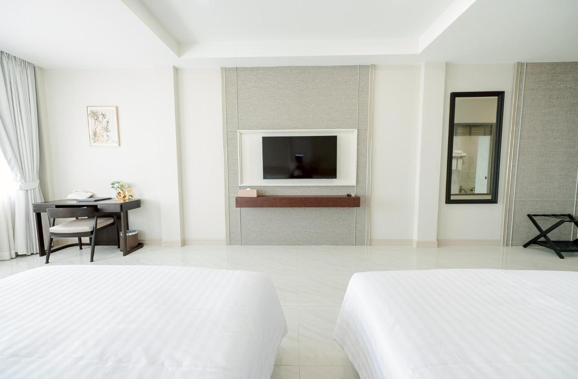 The Navy House Hotel Sattahip Exterior photo